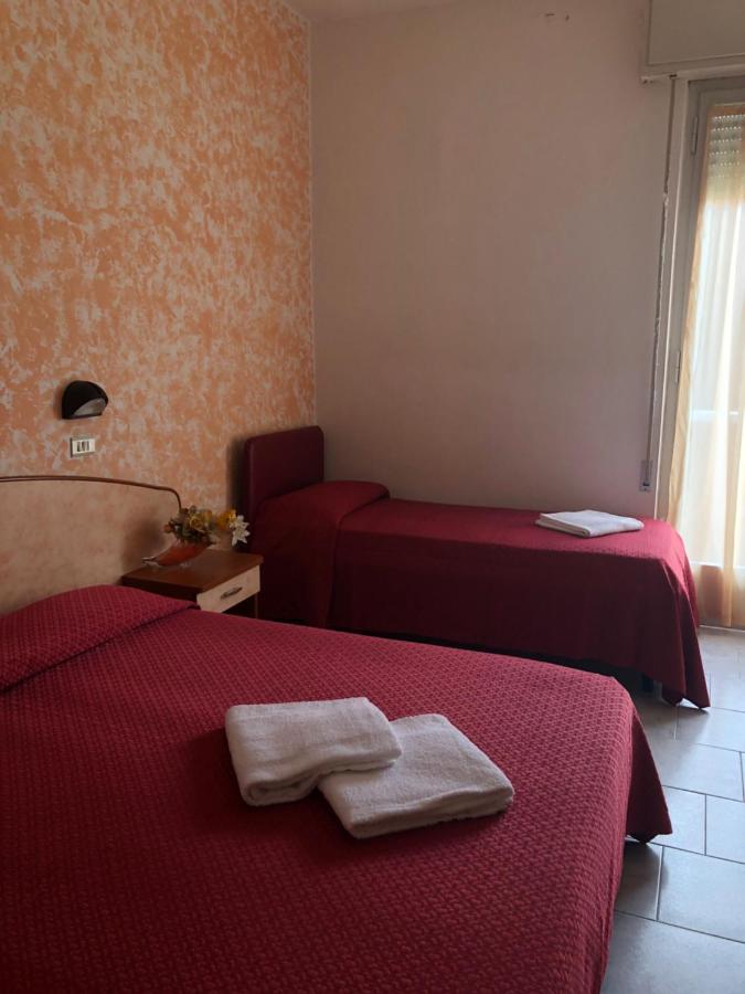 ريميني Hotel Serenella Vintage المظهر الخارجي الصورة