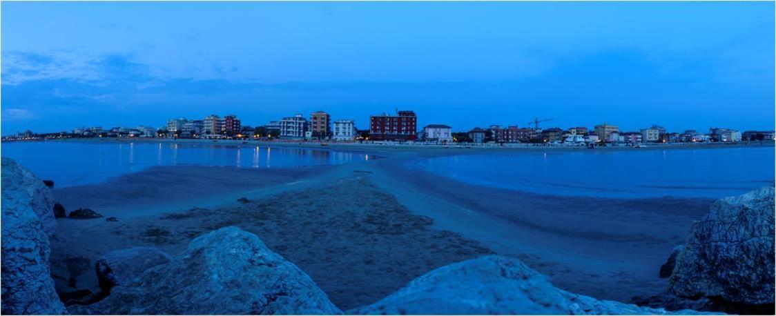 ريميني Hotel Serenella Vintage المظهر الخارجي الصورة